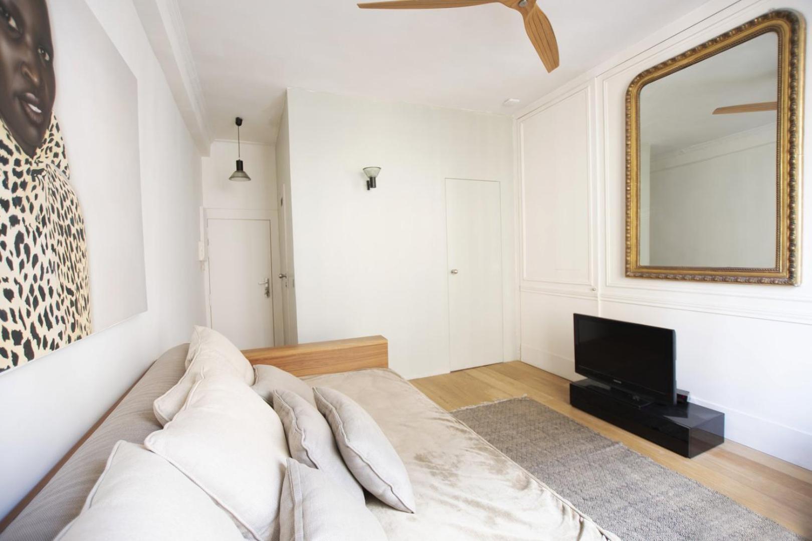Guestready - Charmant Studio A 10 Mins Du Louvre Paris